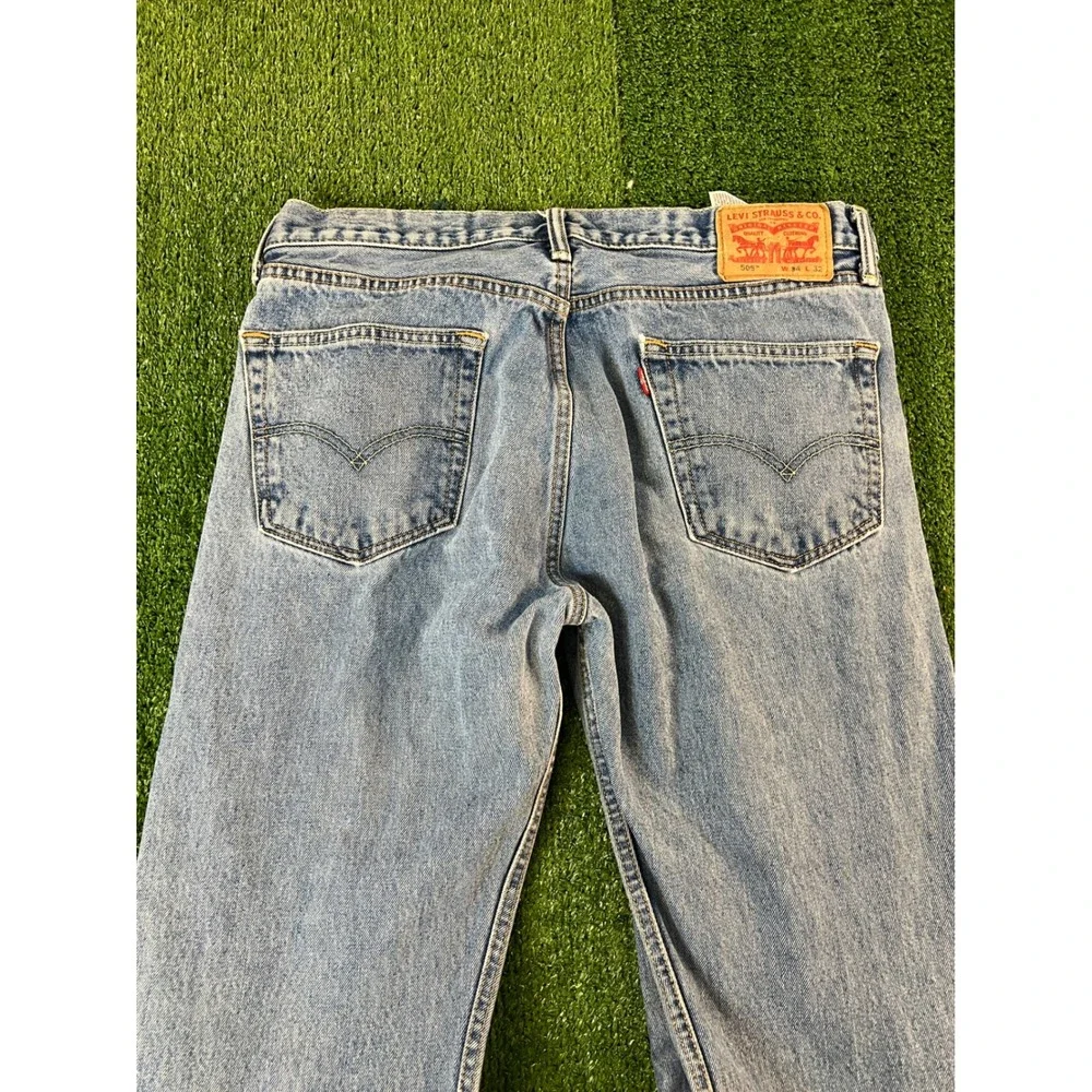 Levis 505 Regular Fit Straight Leg Jeans Mens 34x32 Light Wash Blue Denim